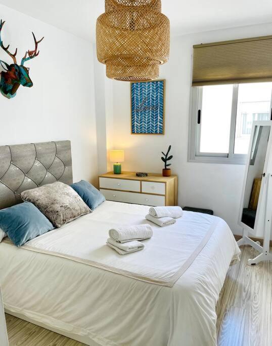 Magnifique Duplex Avec Terrasse Proche De La Plage مالقة المظهر الخارجي الصورة
